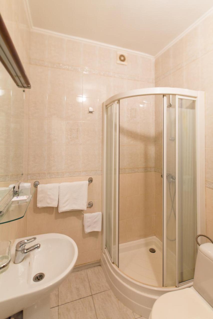 Hotel Zhayvir à Kiev Extérieur photo