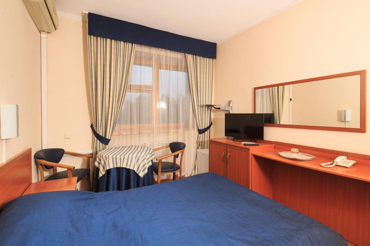 Hotel Zhayvir à Kiev Extérieur photo