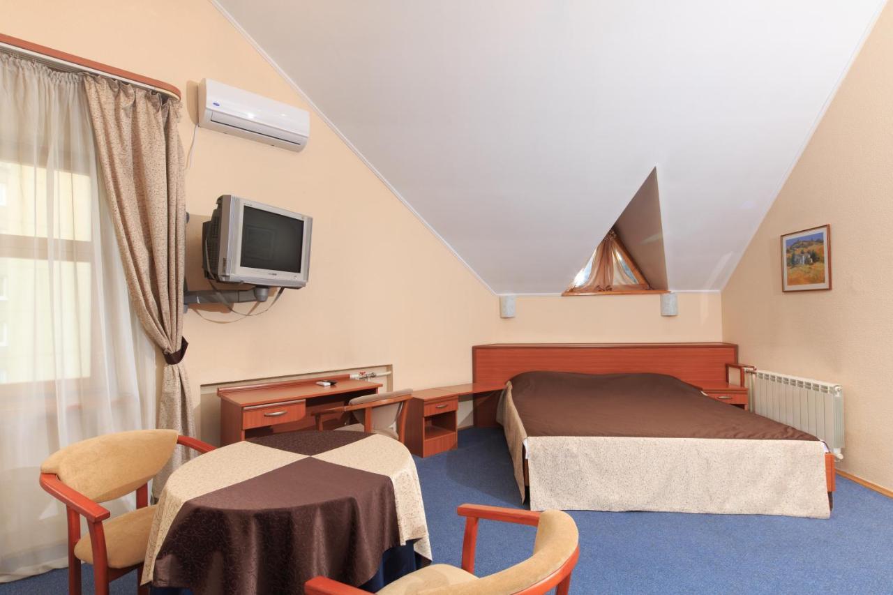 Hotel Zhayvir à Kiev Extérieur photo