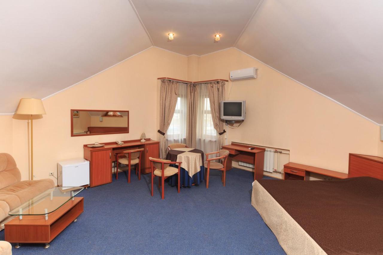 Hotel Zhayvir à Kiev Extérieur photo