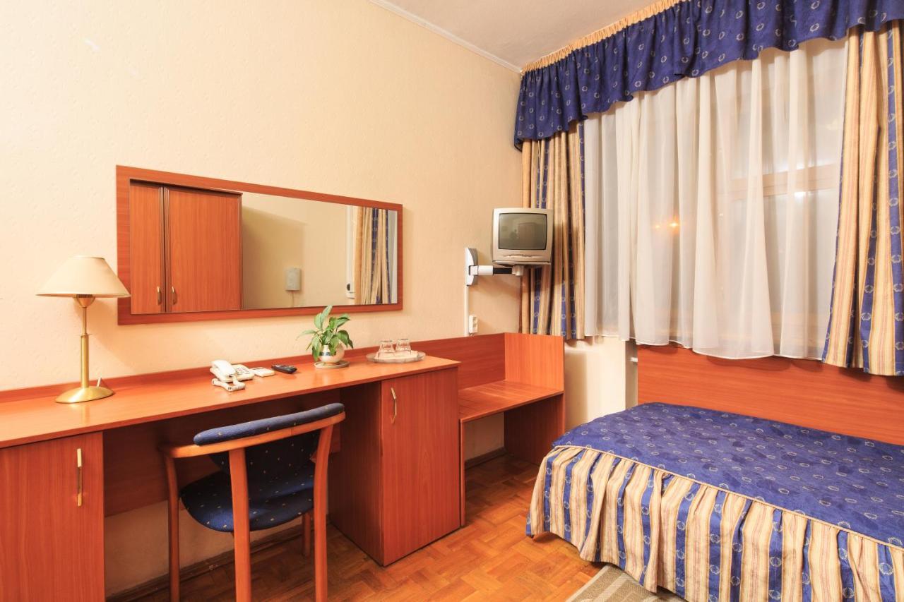 Hotel Zhayvir à Kiev Extérieur photo